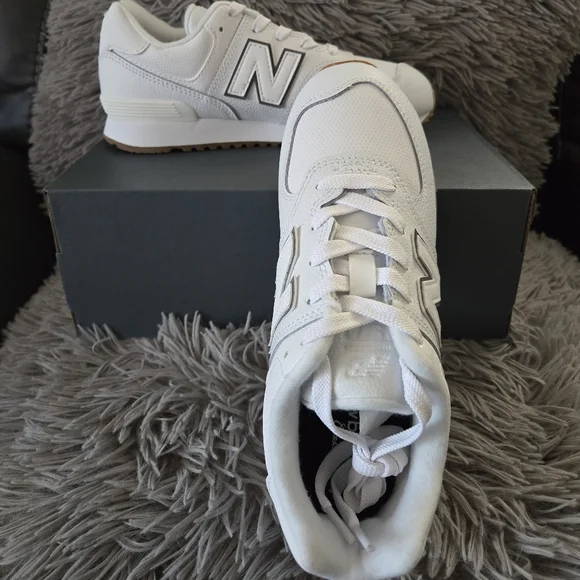 Kids New Balance 574 size 2m white/Grey - Picture 2 of 4